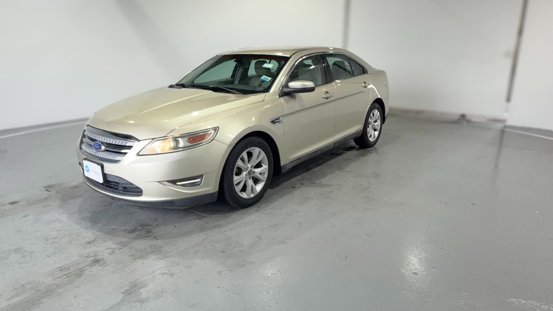 2011 Ford Taurus vehicle photo