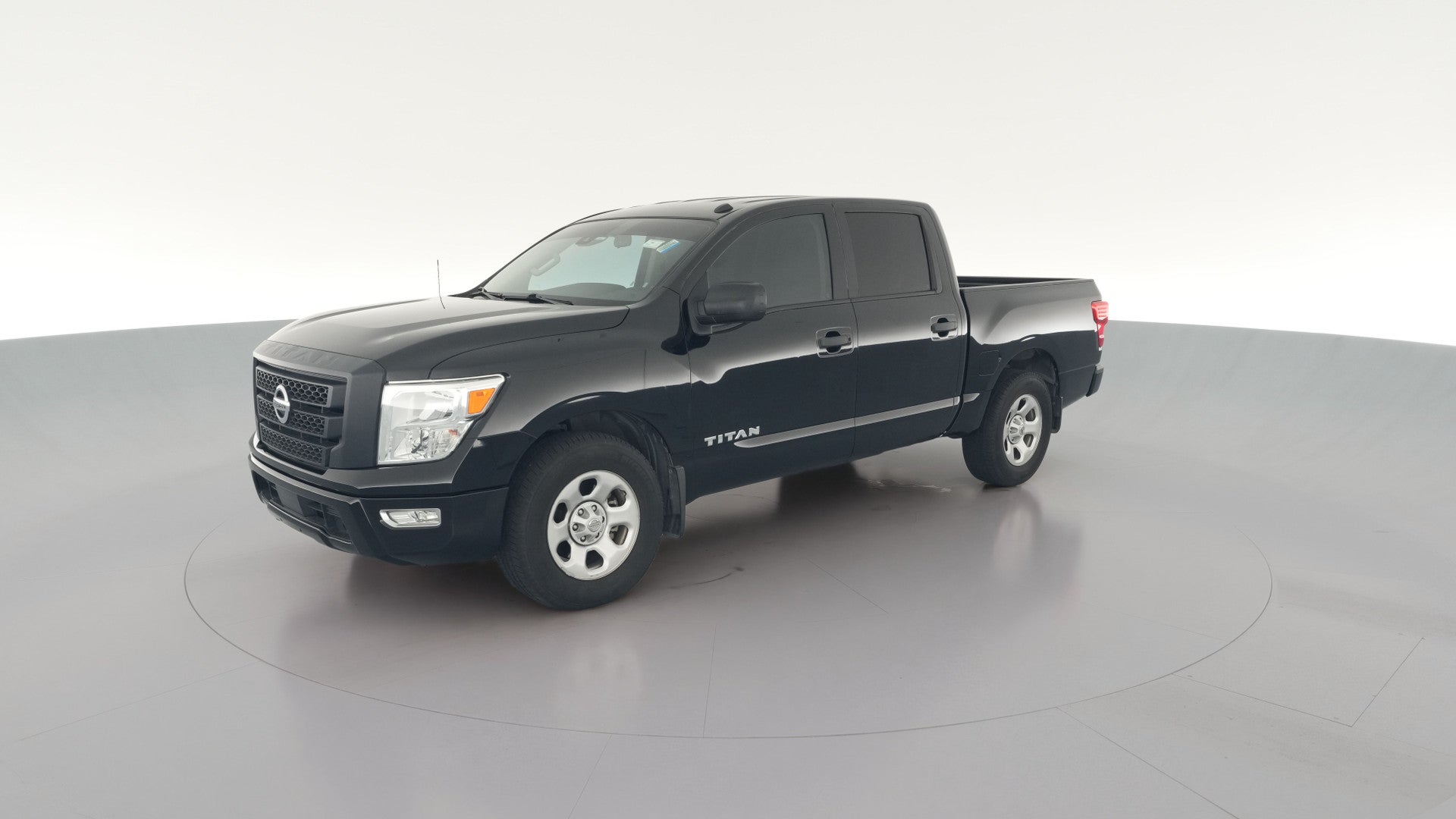 2021 Nissan Titan Crew Cab vehicle photo