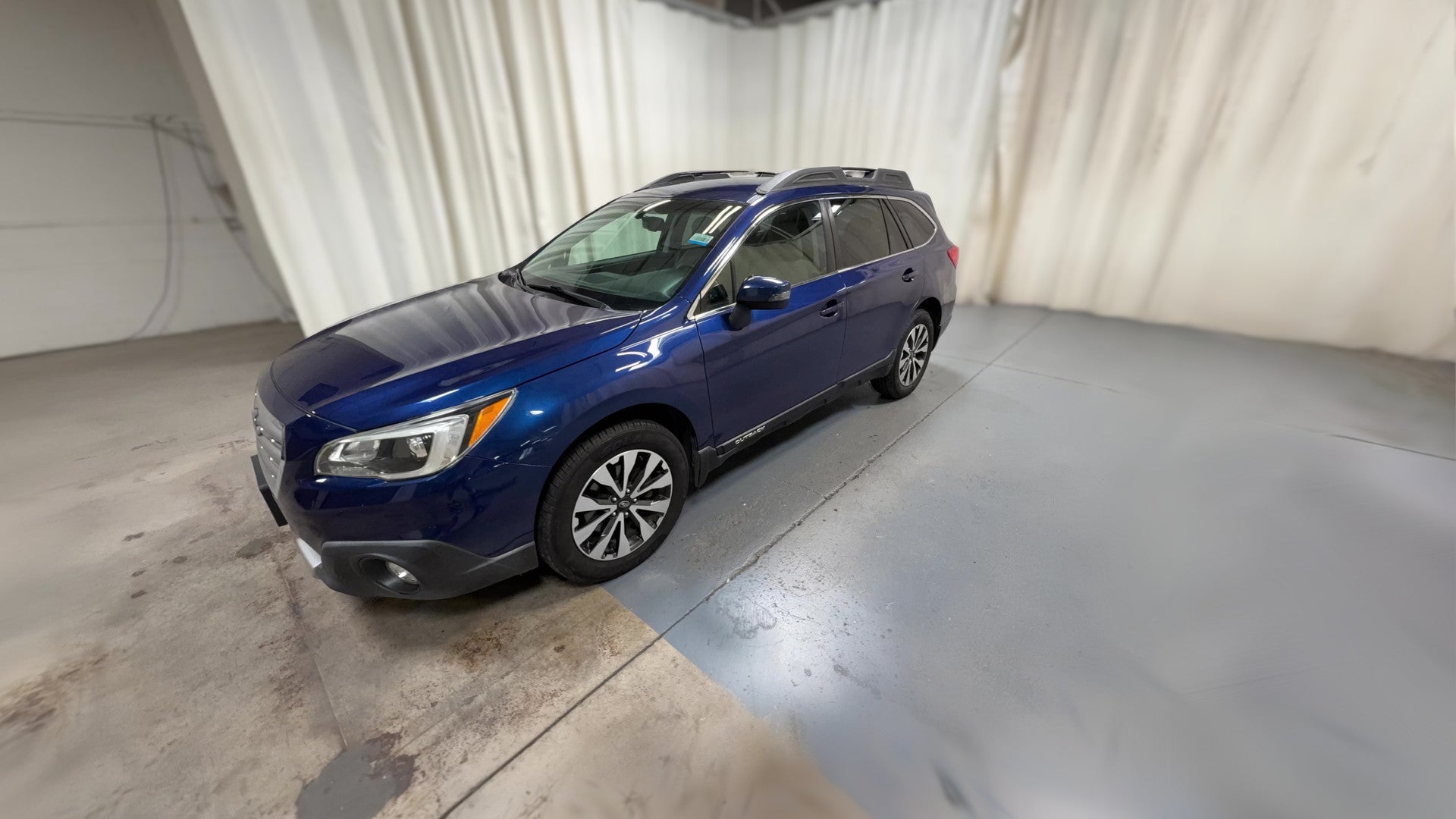 2016 Subaru Outback vehicle photo