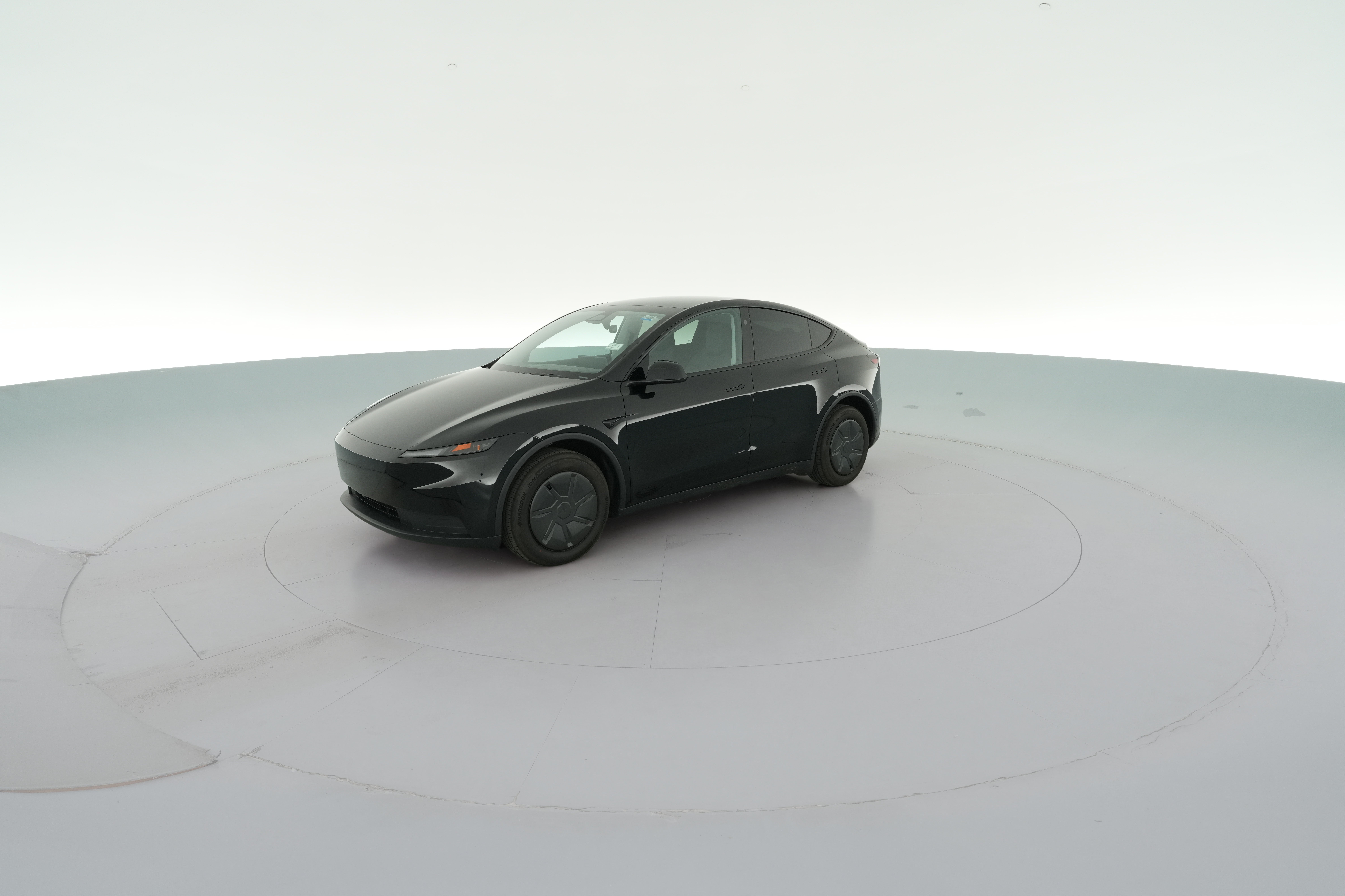 2026 Tesla Model Y Standard - Photo 25