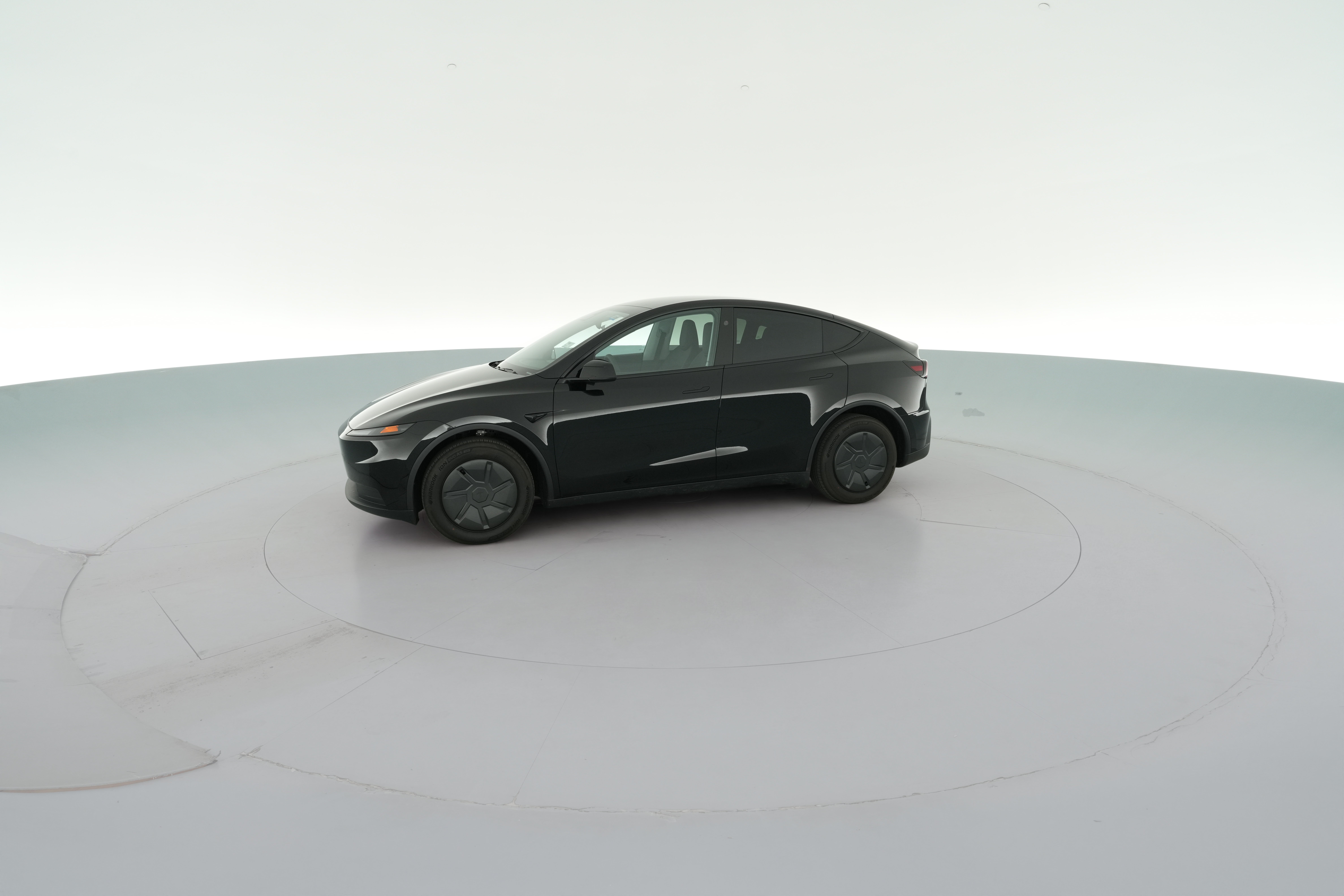 2026 Tesla Model Y Standard - Photo 26