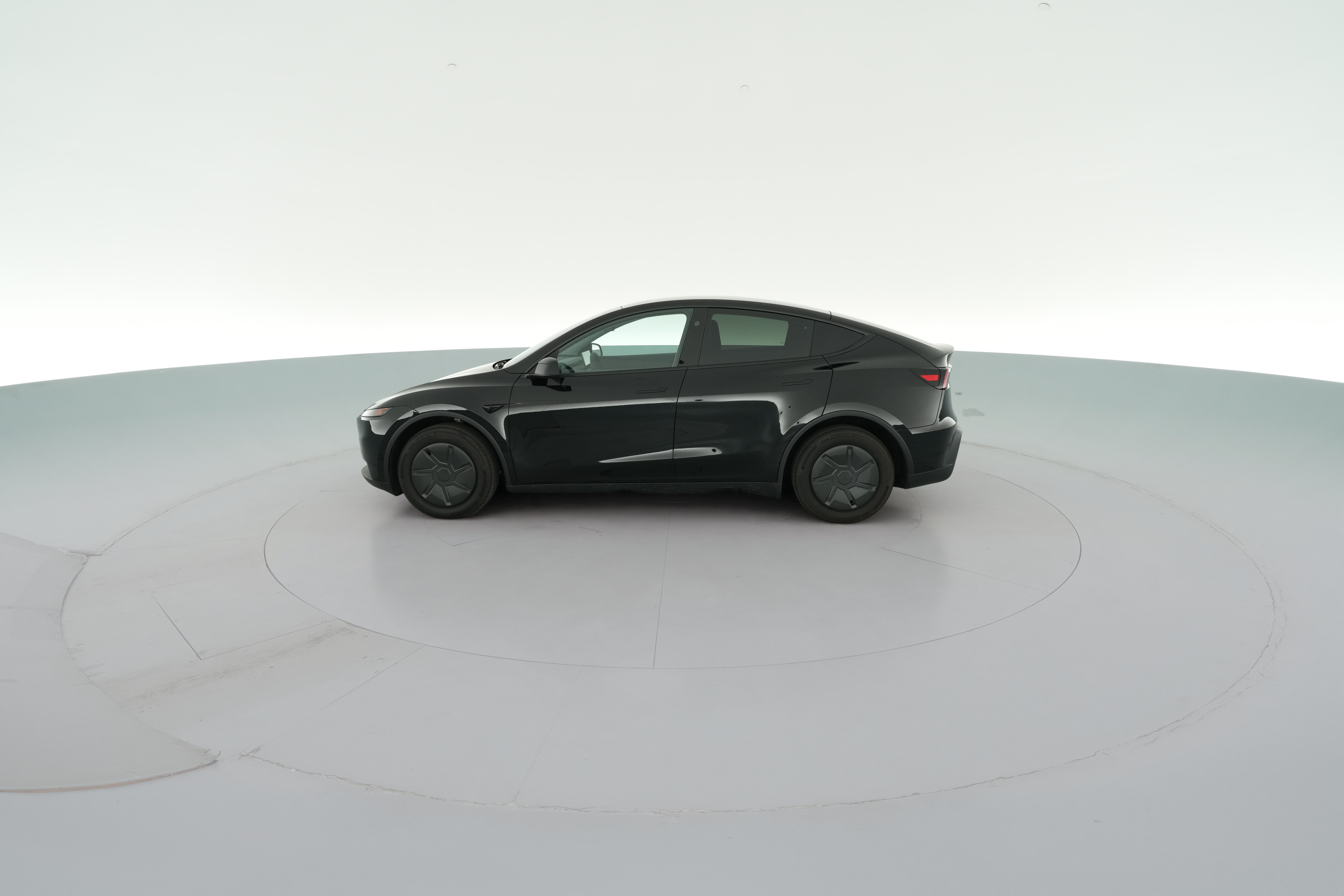 2026 Tesla Model Y Standard - Photo 27