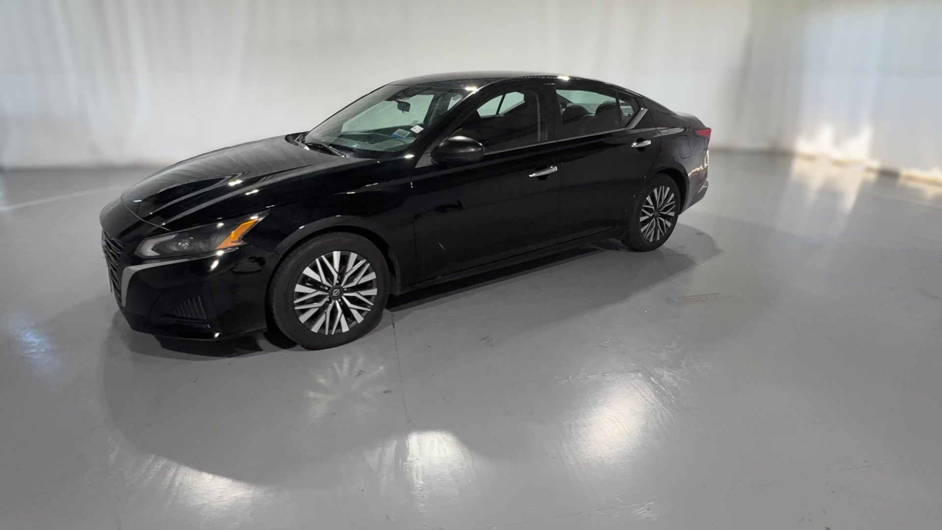 2024 Nissan Altima vehicle photo