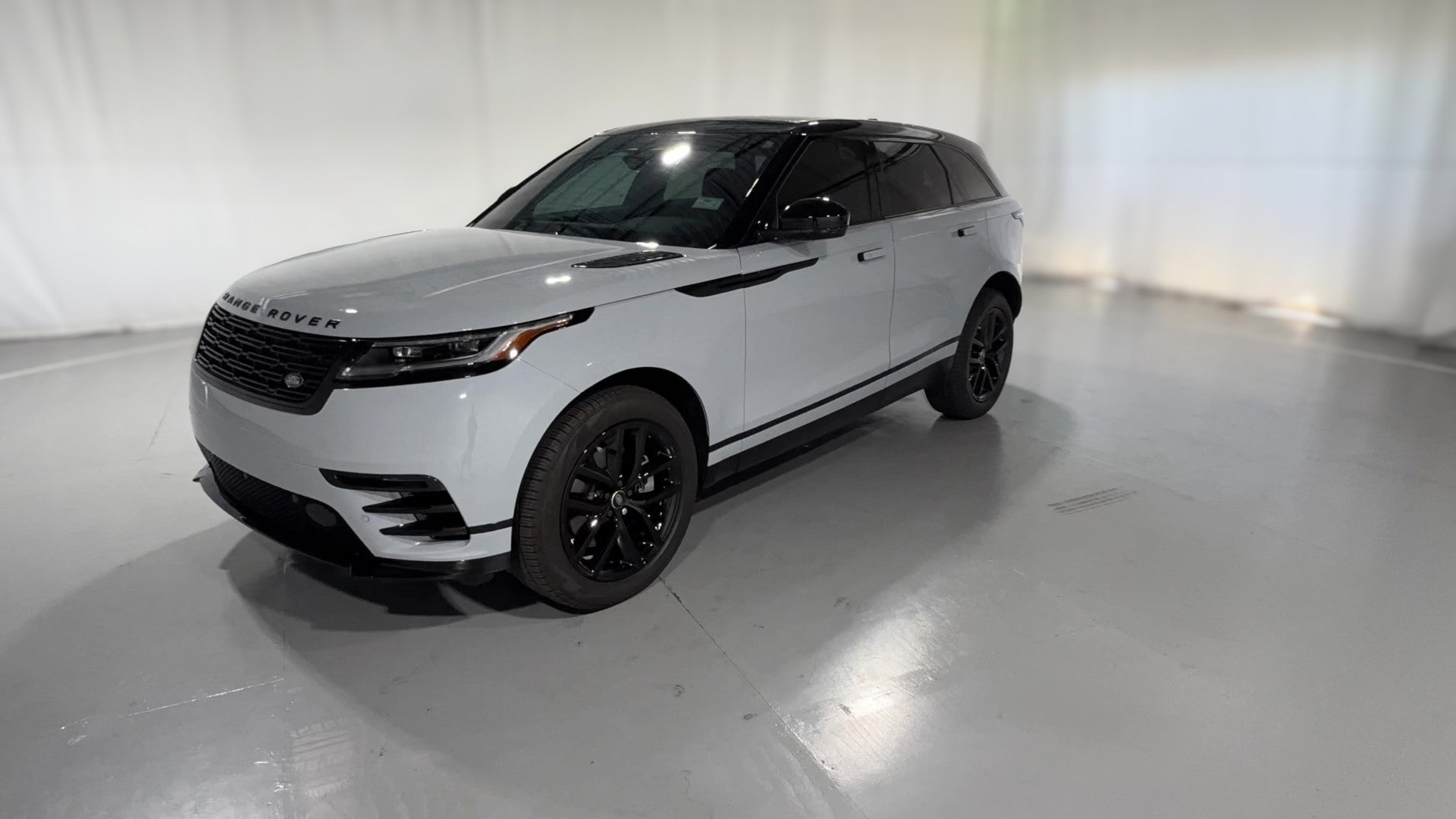 2025 Land Rover Range Rover Velar vehicle photo