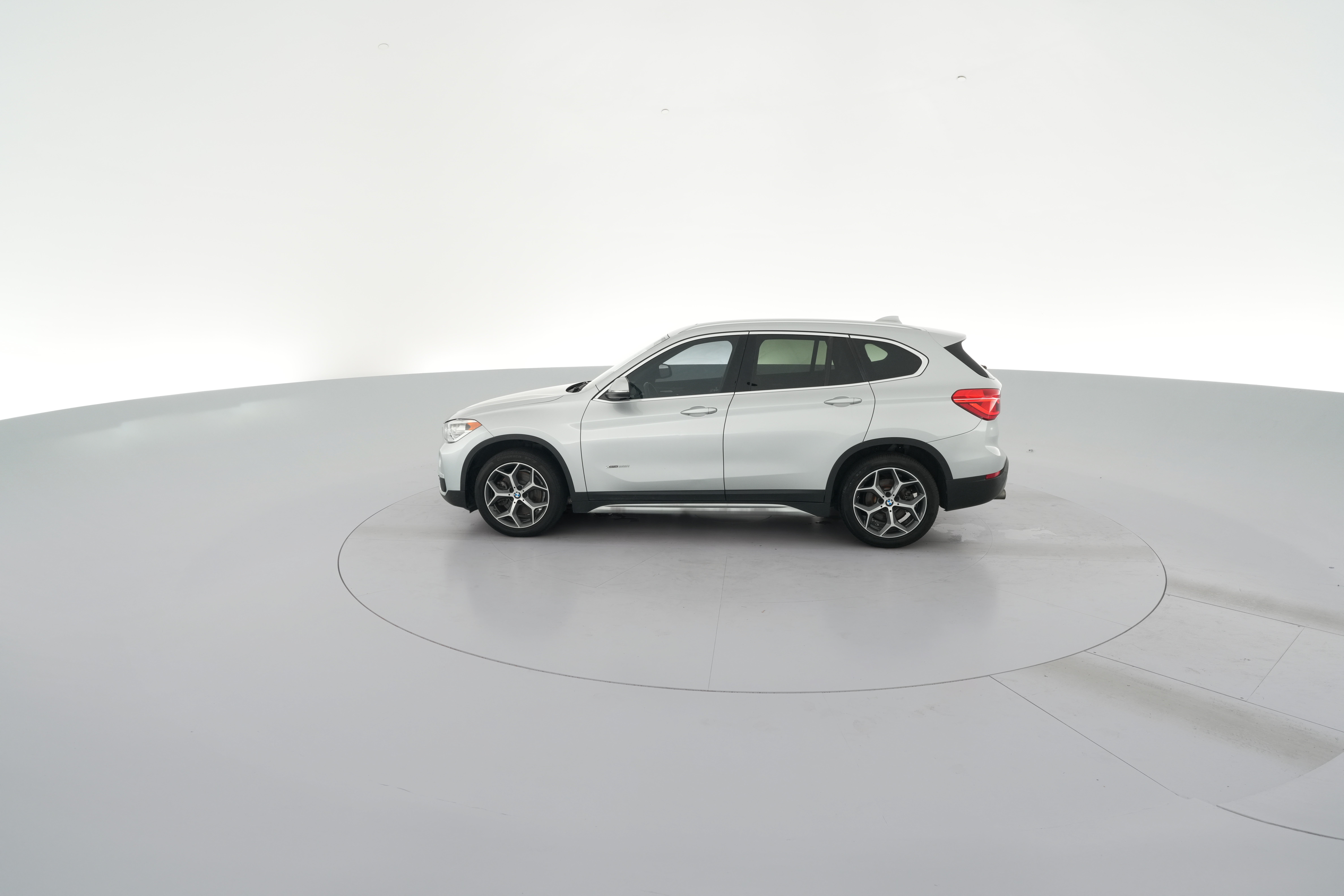 2017 BMW X1 28i - Photo 28
