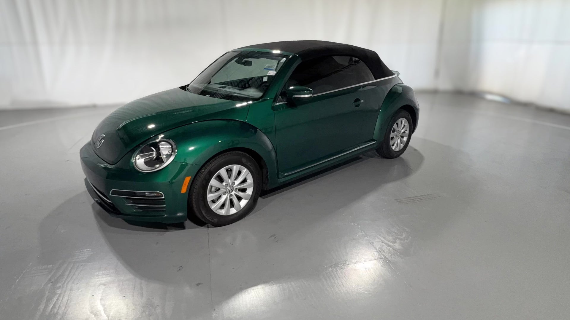 2017 Volkswagen Beetle vehicle photo