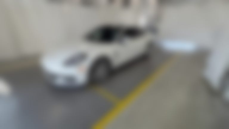 2018 Porsche Panamera vehicle photo