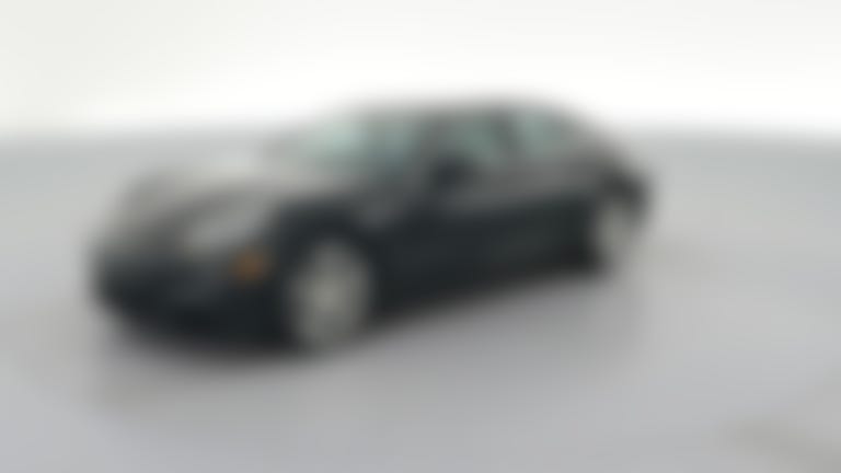 2018 Porsche Panamera vehicle photo