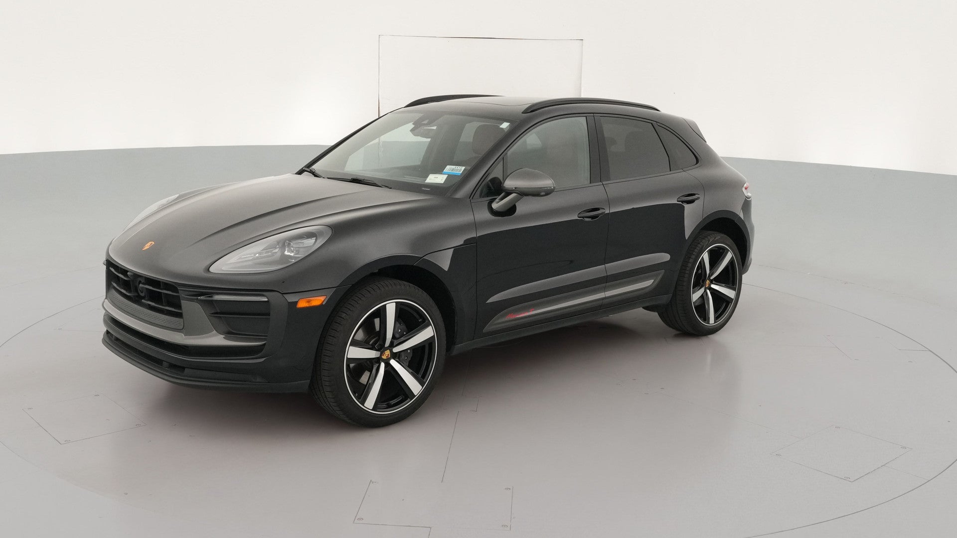 2024 Porsche Macan vehicle photo