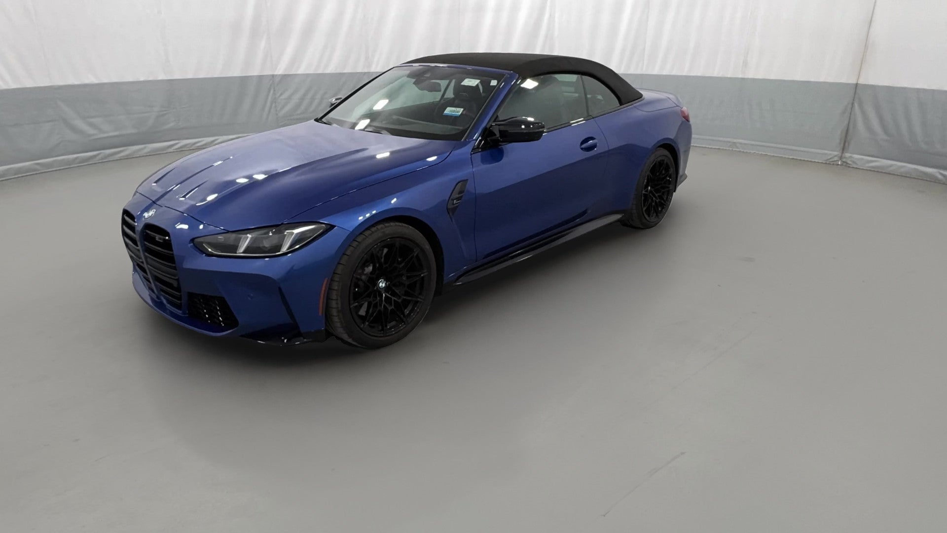 2025 BMW M4 vehicle photo