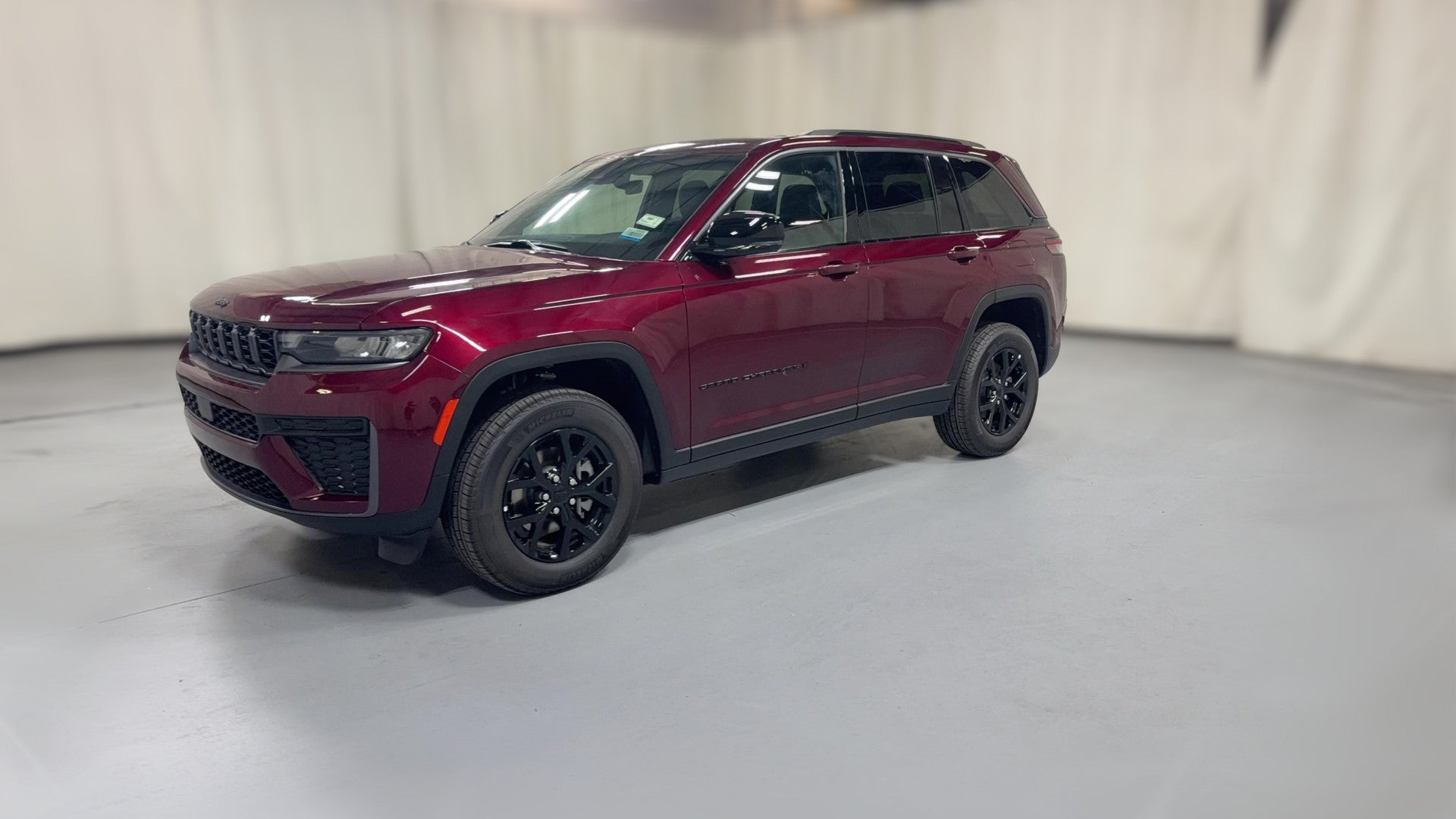 2026 Jeep Grand Cherokee vehicle photo