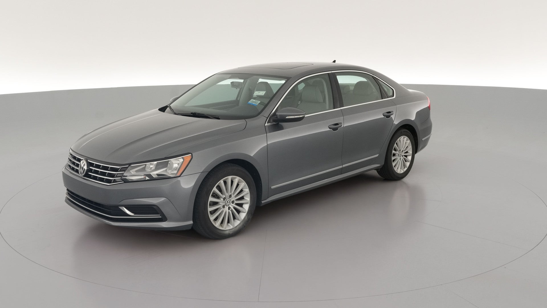 2016 Volkswagen Passat vehicle photo