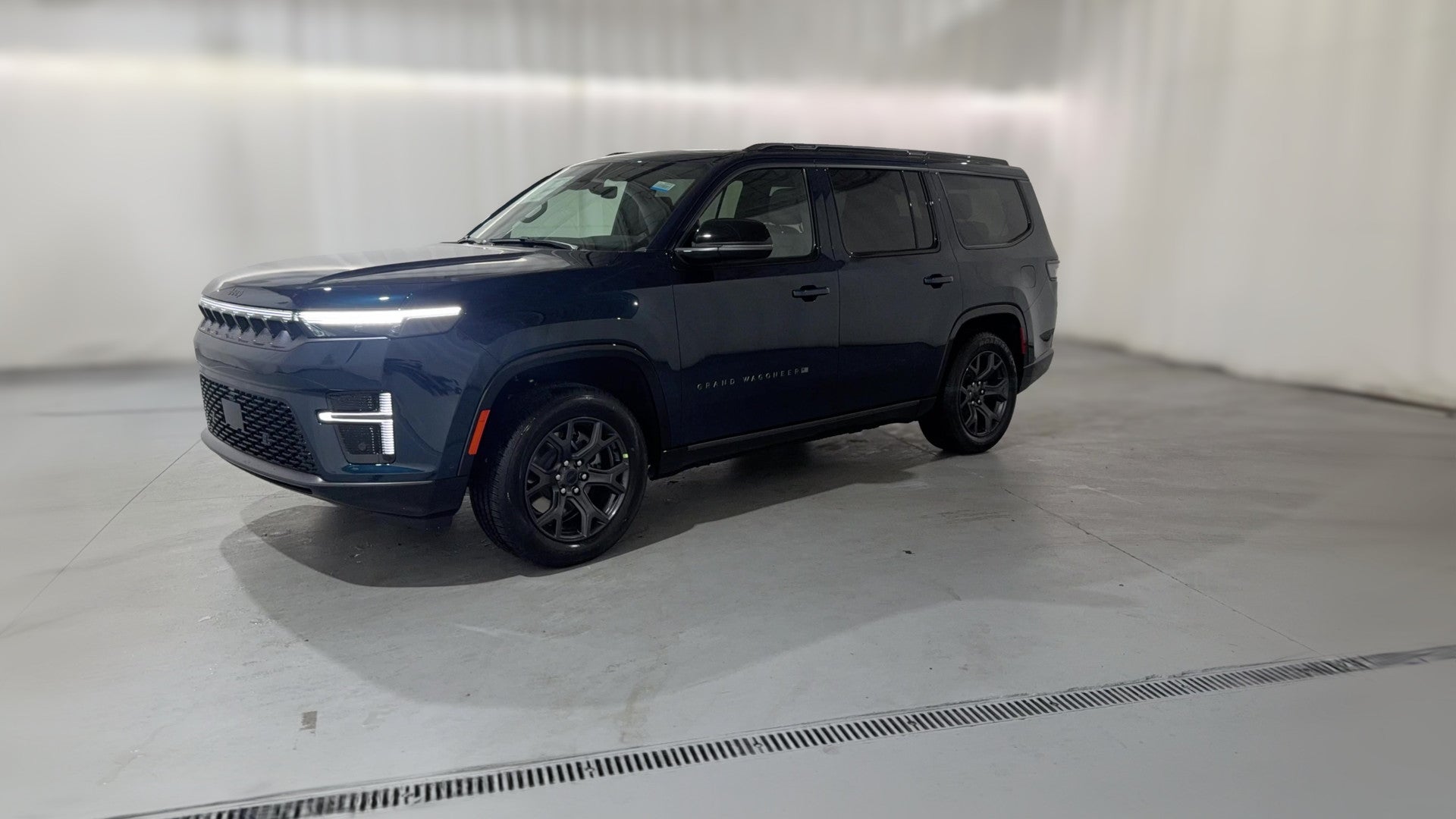 2026 Jeep Grand Wagoneer vehicle photo