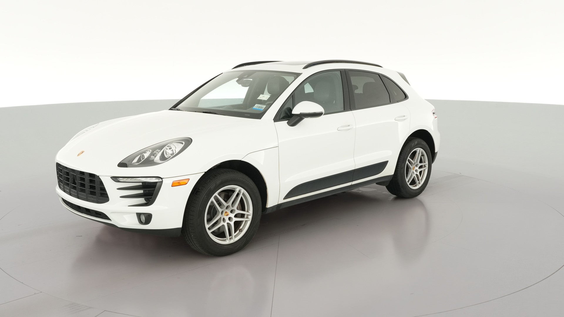 2017 Porsche Macan vehicle photo