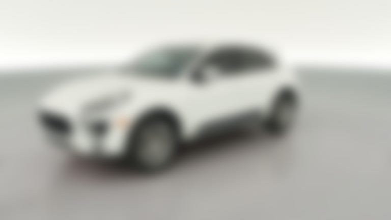 2017 Porsche Macan vehicle photo