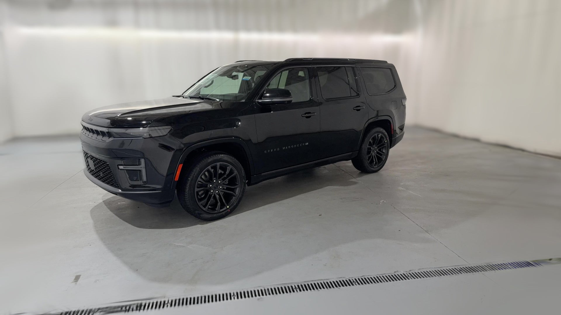 2026 Jeep Grand Wagoneer vehicle photo