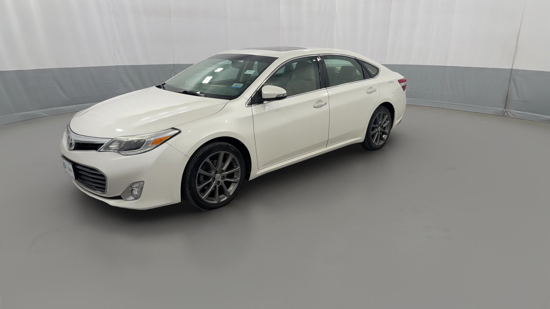 2014 Toyota Avalon vehicle photo