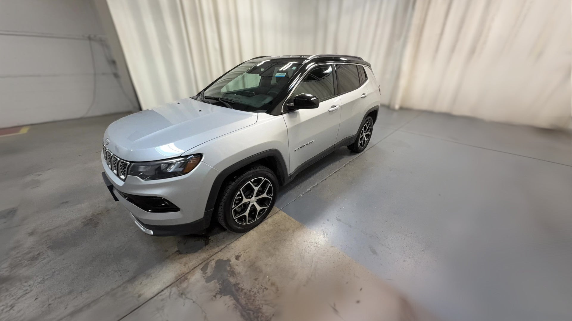 2024 Jeep Compass vehicle photo