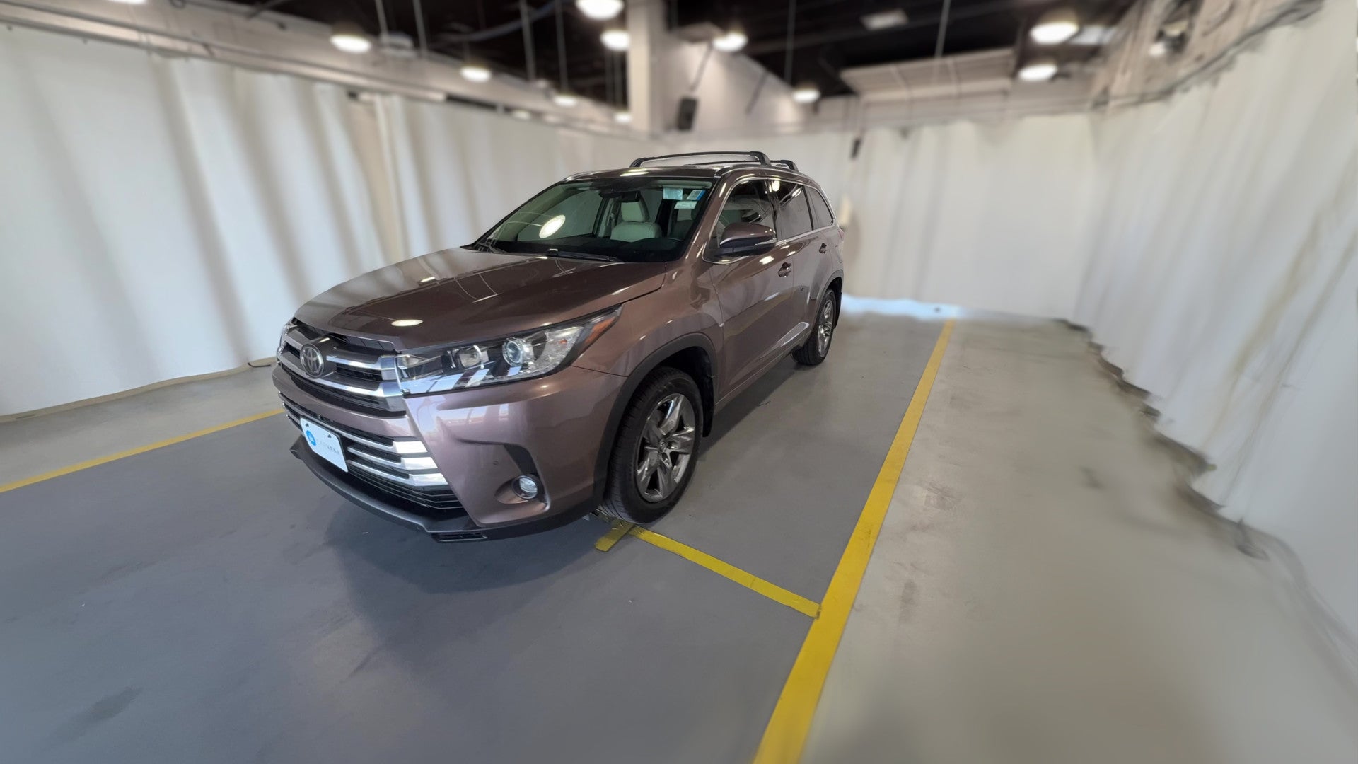 2019 Toyota Highlander vehicle photo