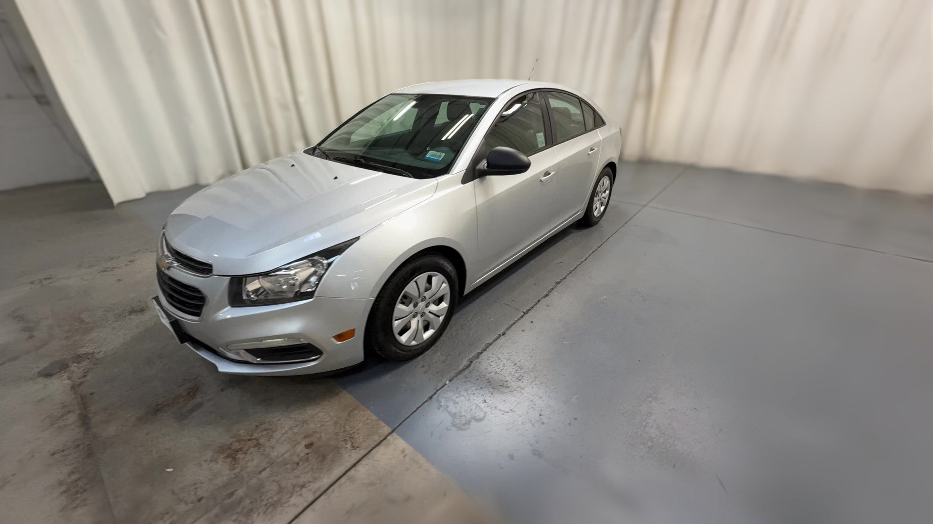2016 Chevrolet Cruze Limited vehicle photo