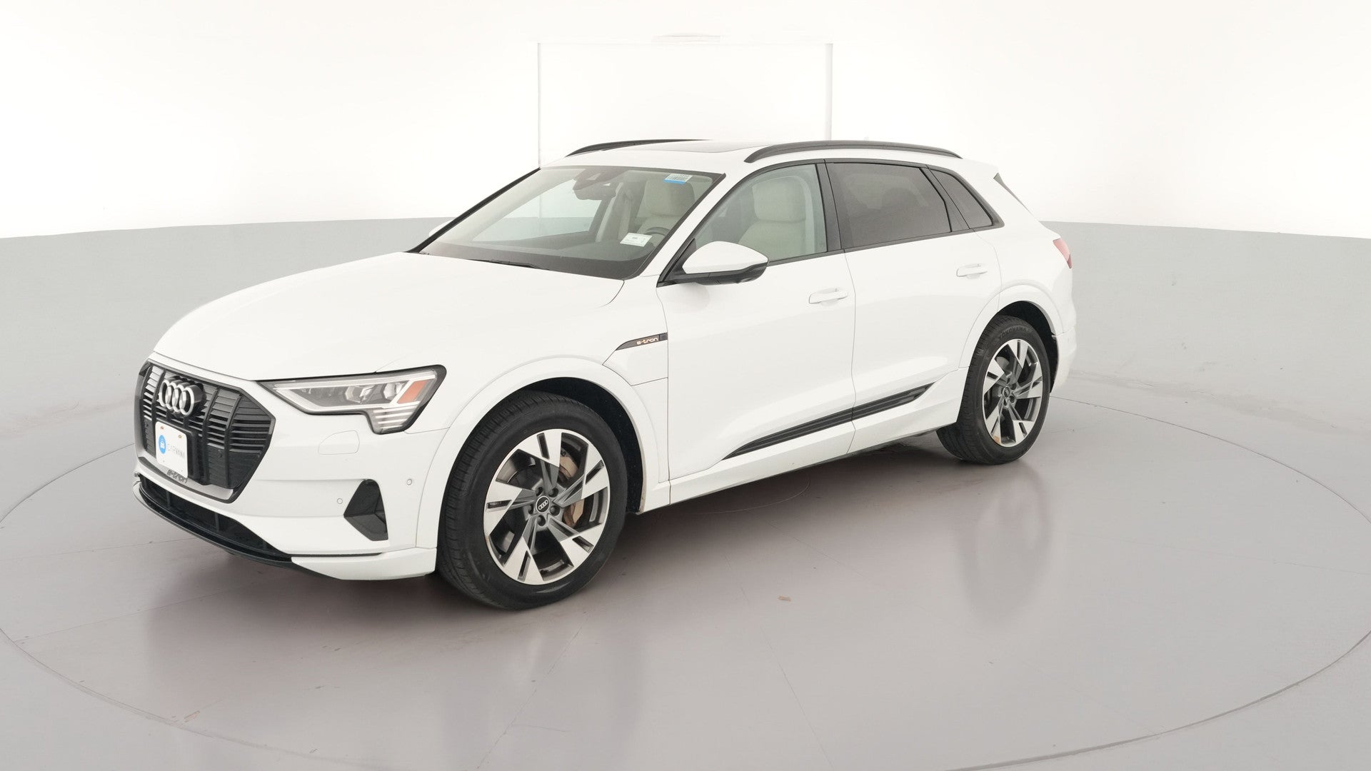 2021 Audi e-tron vehicle photo
