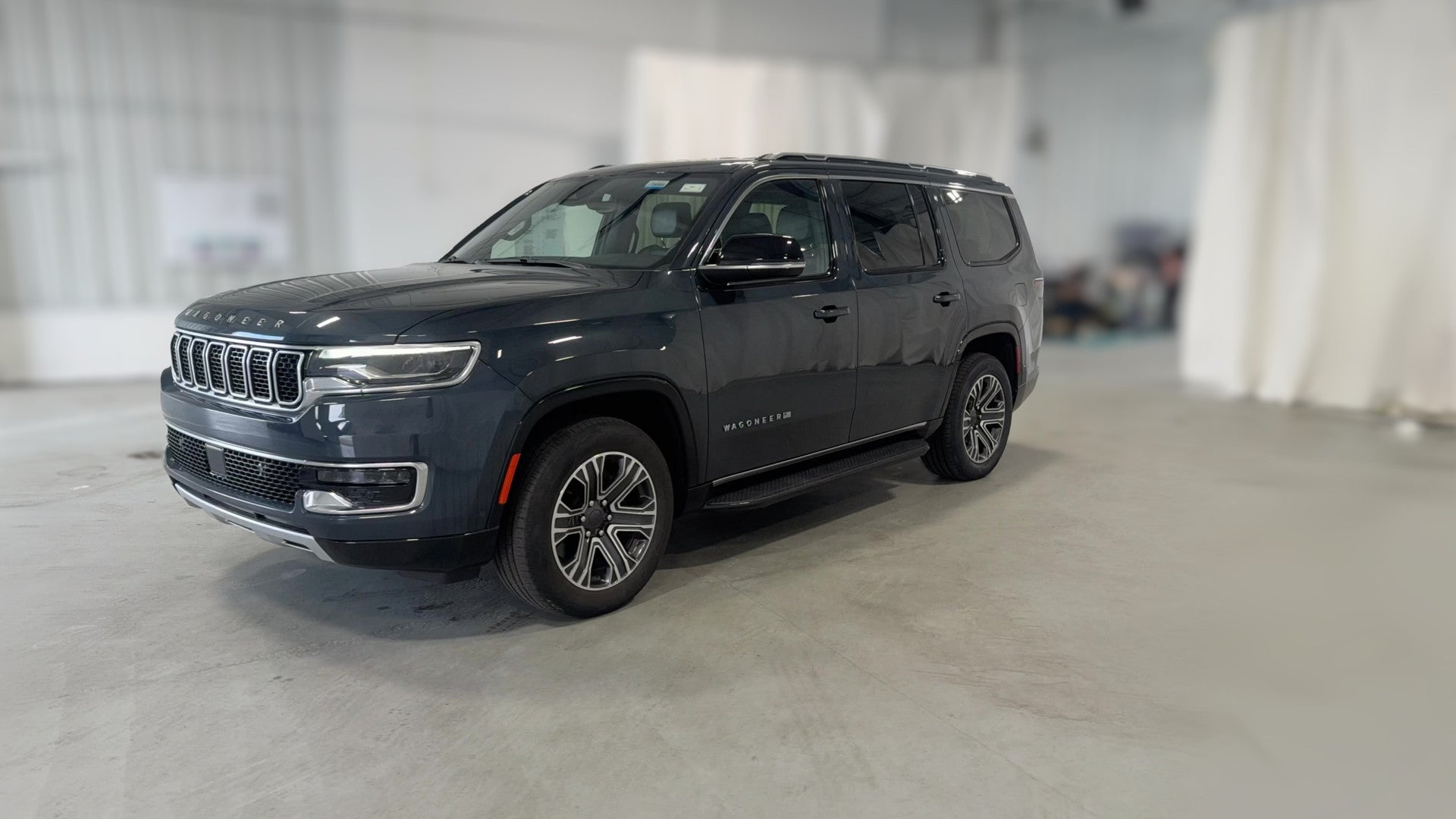 2024 Jeep Wagoneer vehicle photo