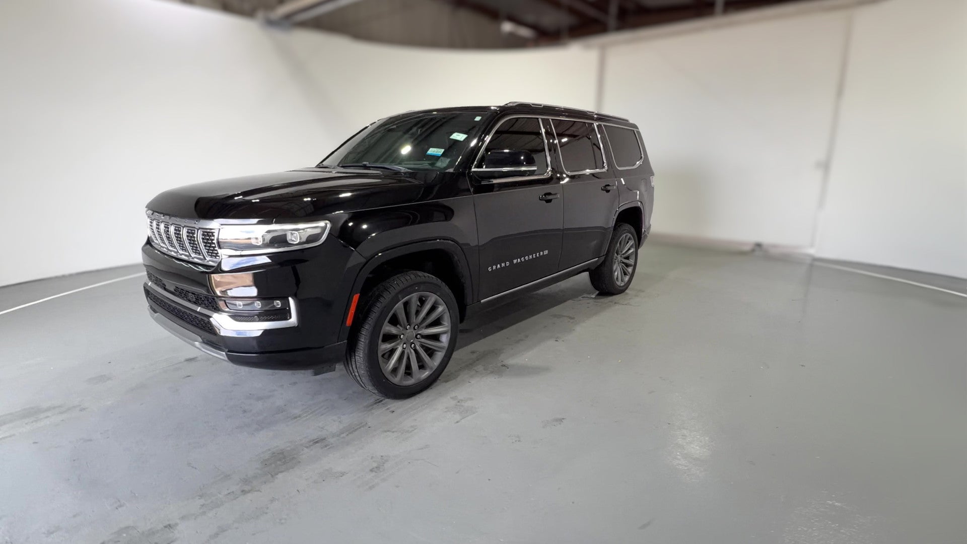 2023 Jeep Grand Wagoneer vehicle photo