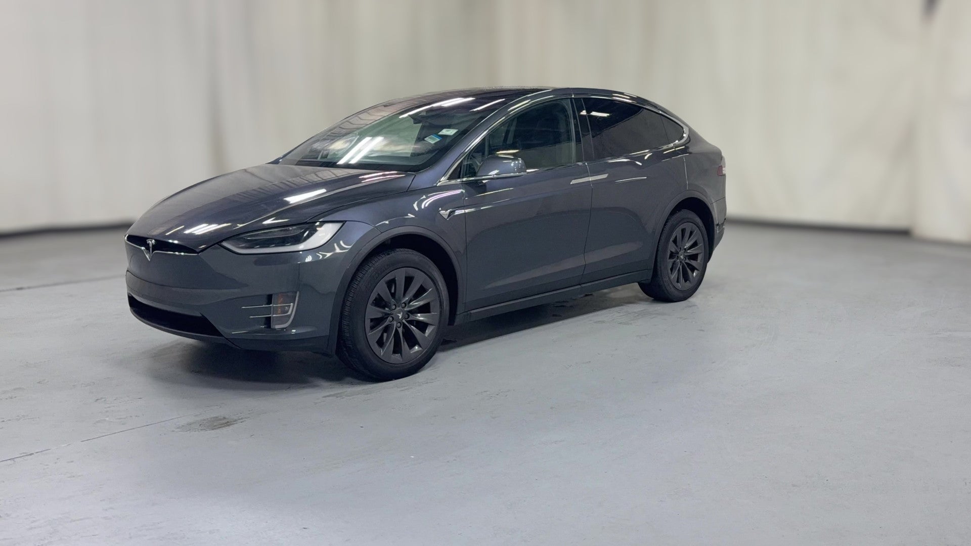 2018 Tesla Model X vehicle photo