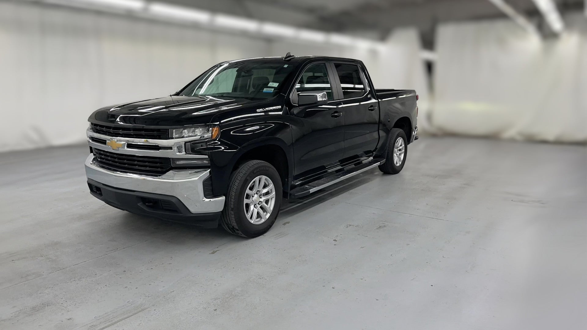 2019 Chevrolet Silverado 1500 Crew Cab vehicle photo