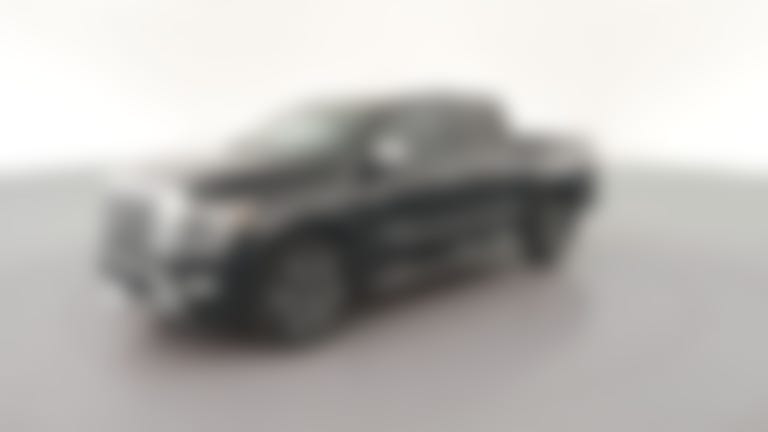 2023 Nissan Titan Crew Cab vehicle photo