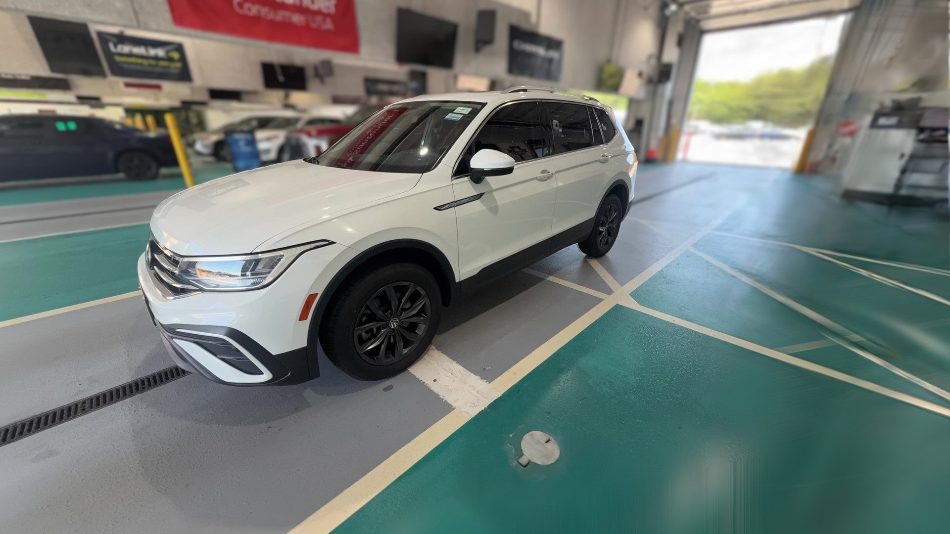 2022 Volkswagen Tiguan vehicle photo