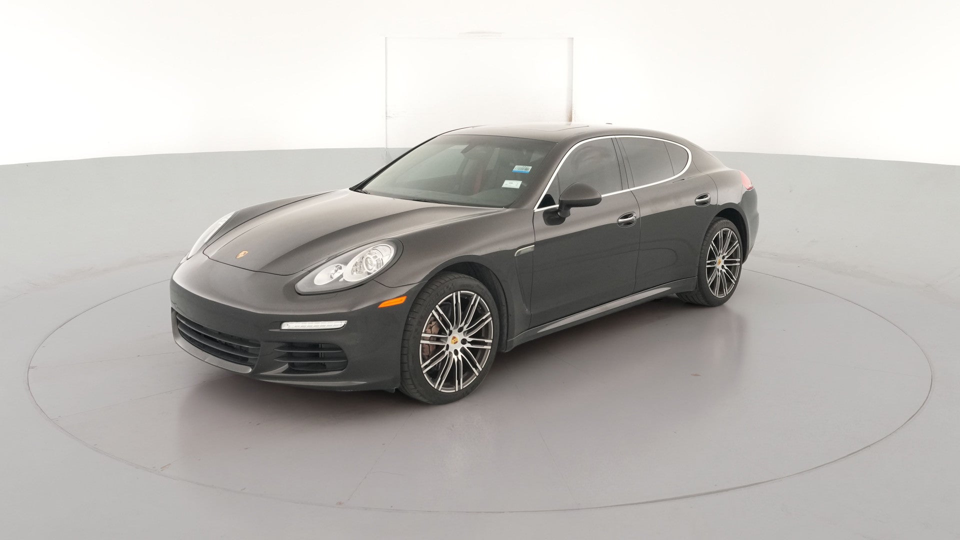 2016 Porsche Panamera vehicle photo