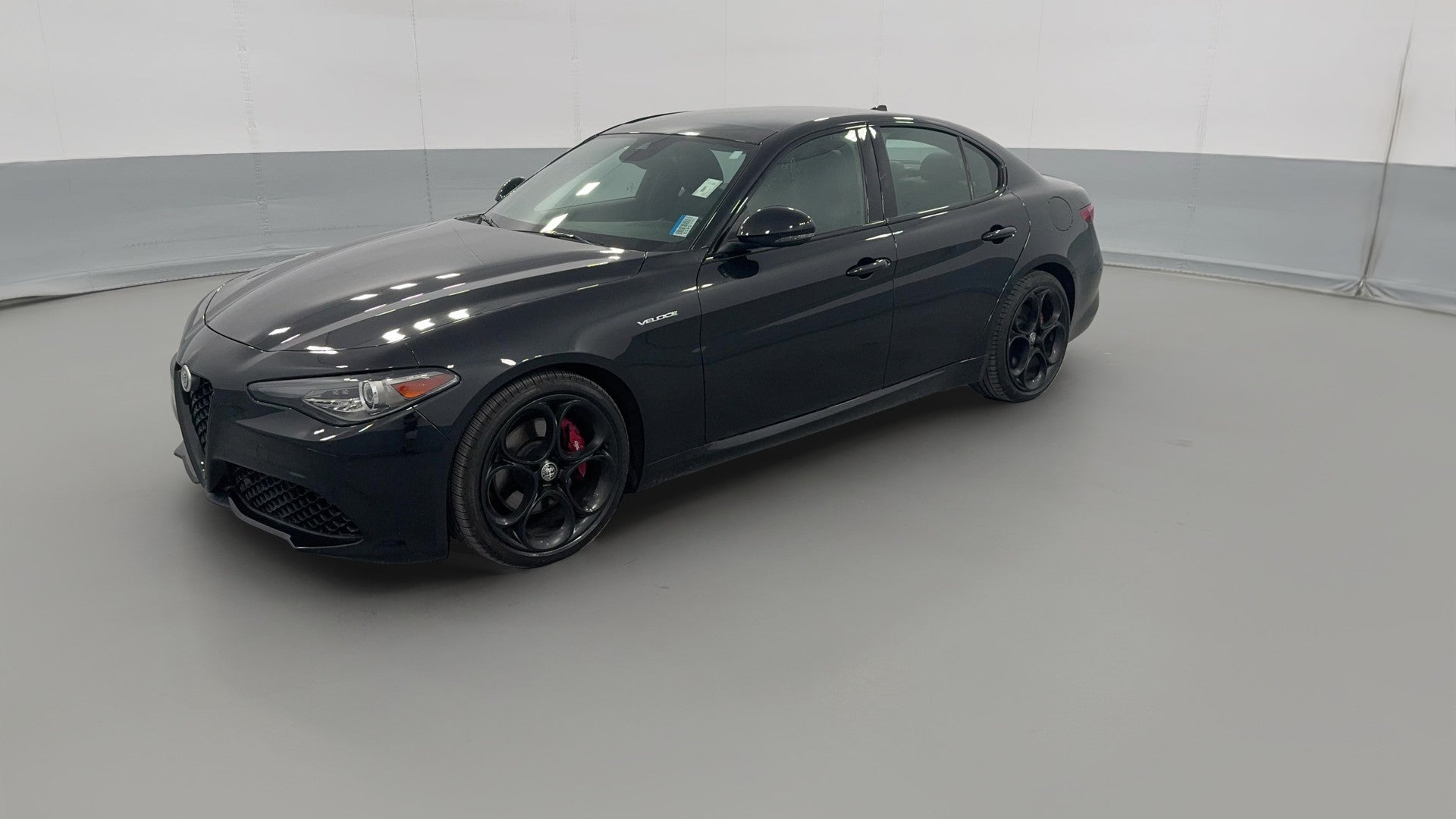 2023 Alfa Romeo Giulia vehicle photo