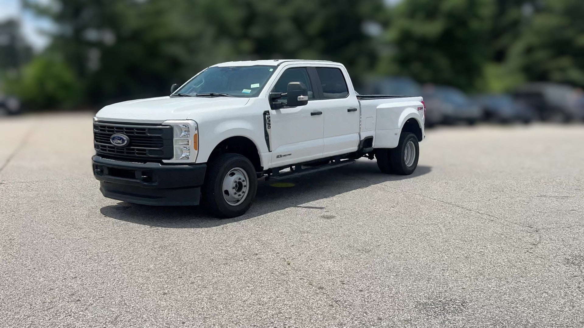 2023 Ford F350 Super Duty Crew Cab vehicle photo
