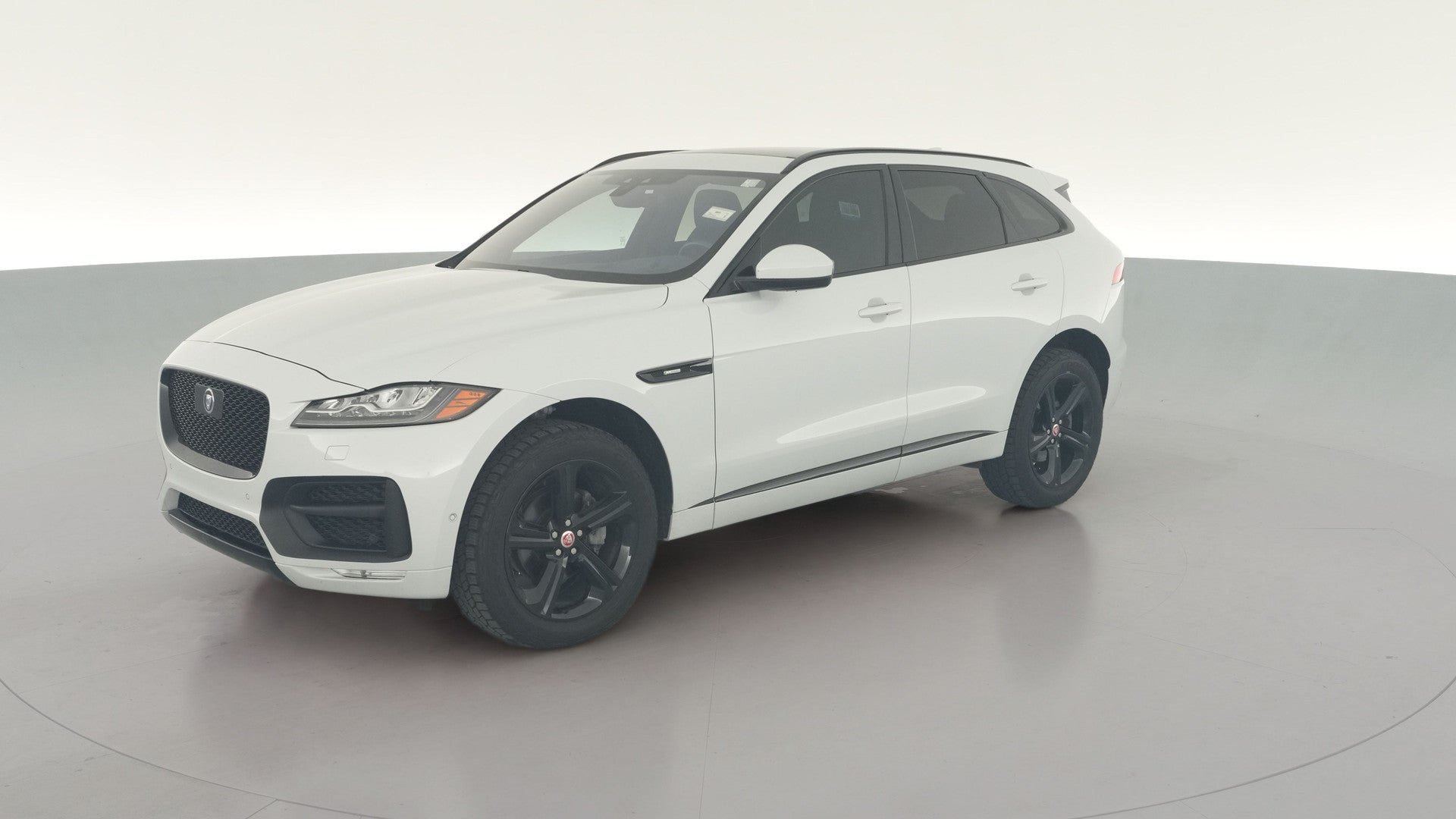 2019 Jaguar F-PACE vehicle photo