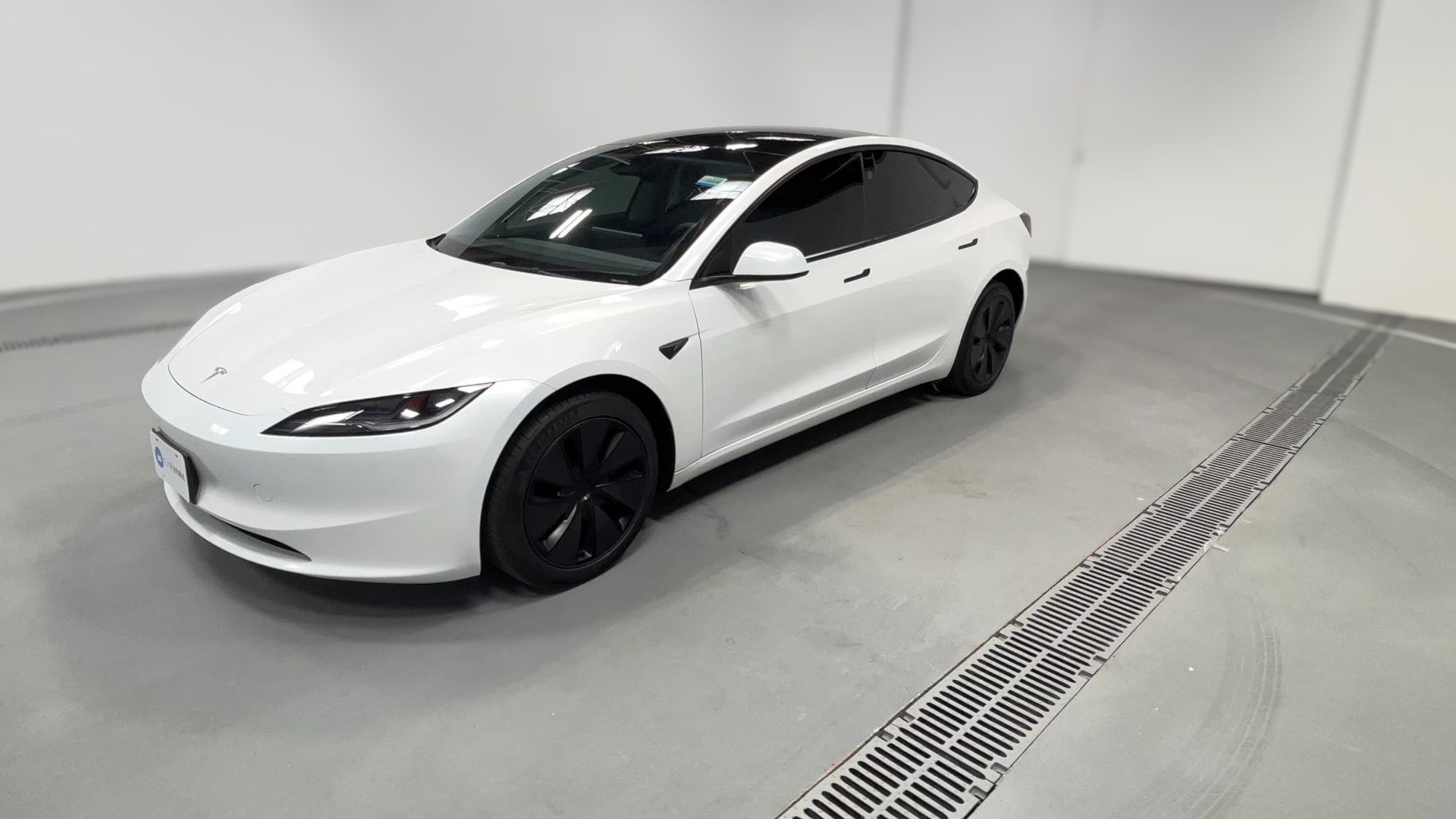 2024 Tesla Model 3 vehicle photo