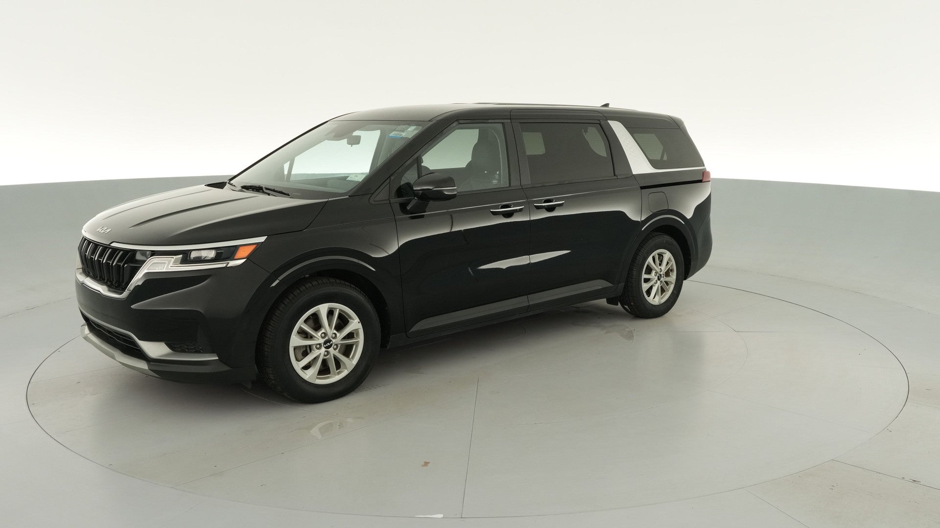 2024 Kia Carnival vehicle photo
