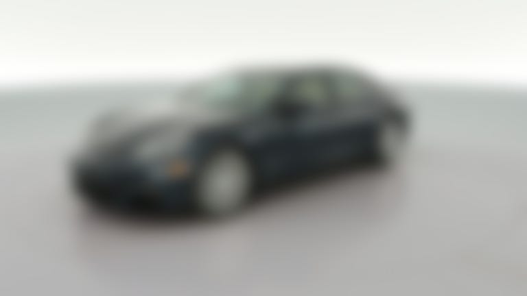 2018 Porsche Panamera vehicle photo