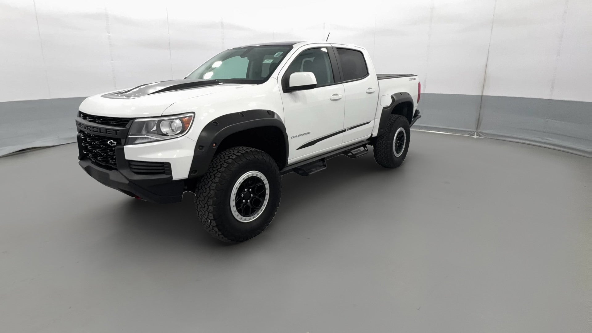 2022 Chevrolet Colorado Crew Cab vehicle photo