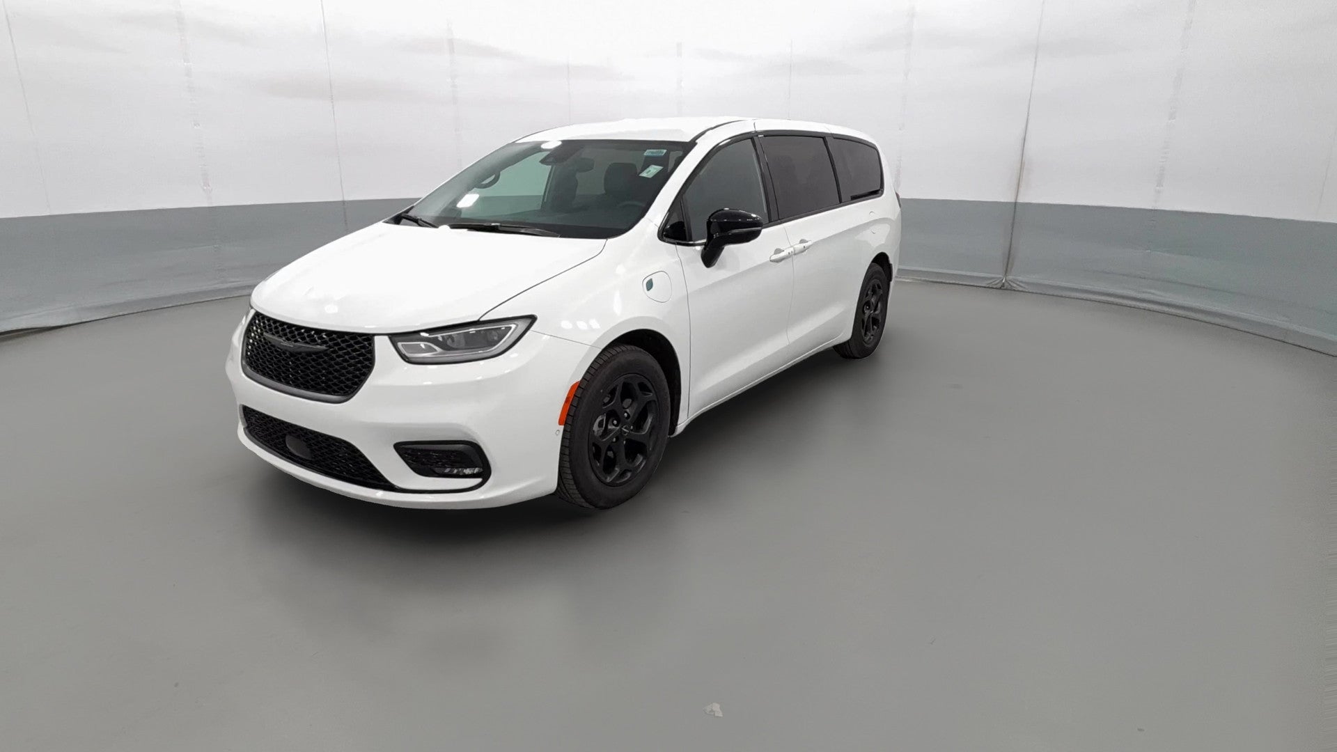 2024 Chrysler Pacifica Hybrid vehicle photo