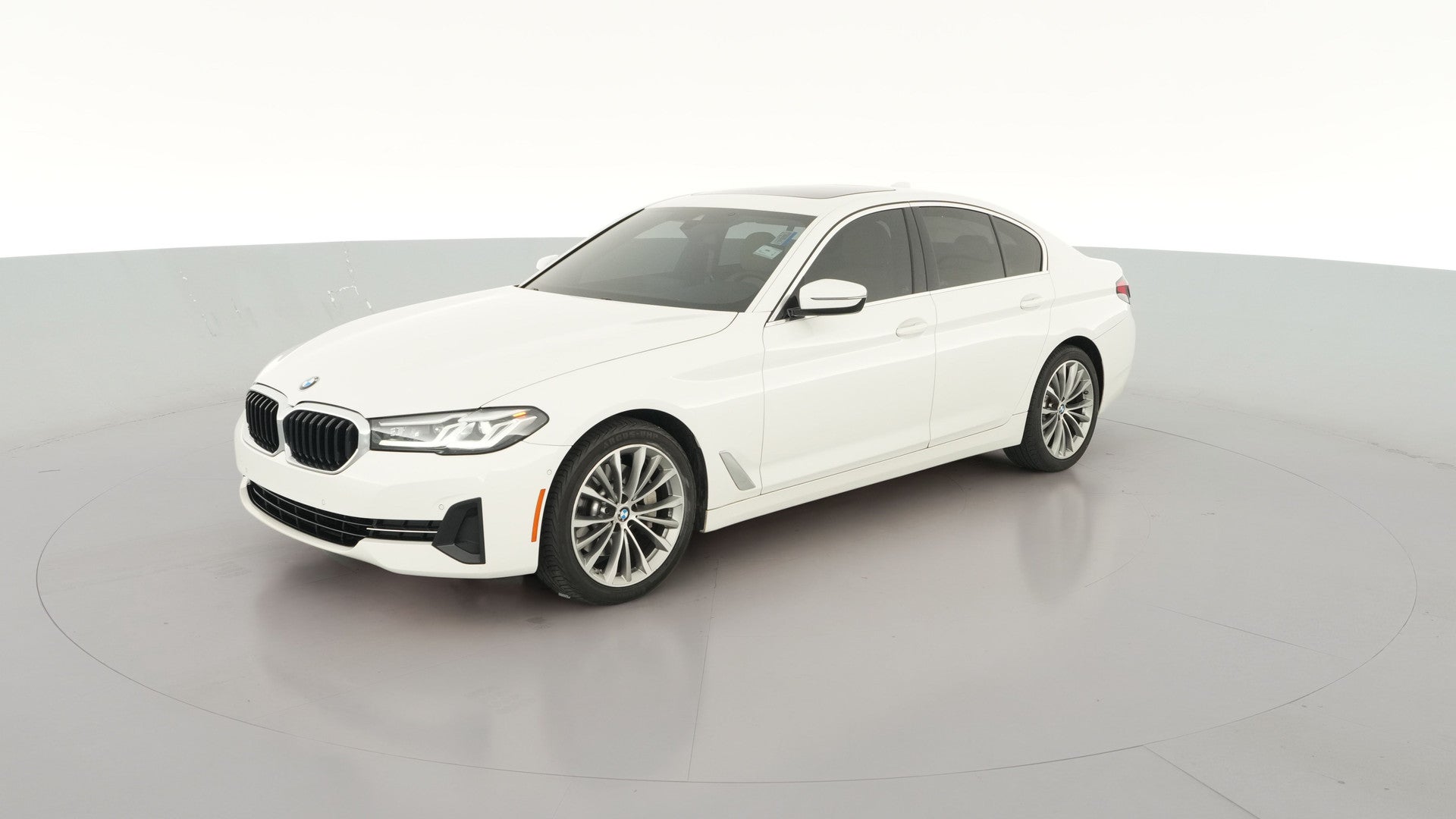 2022 BMW 5 Series vehicle photo
