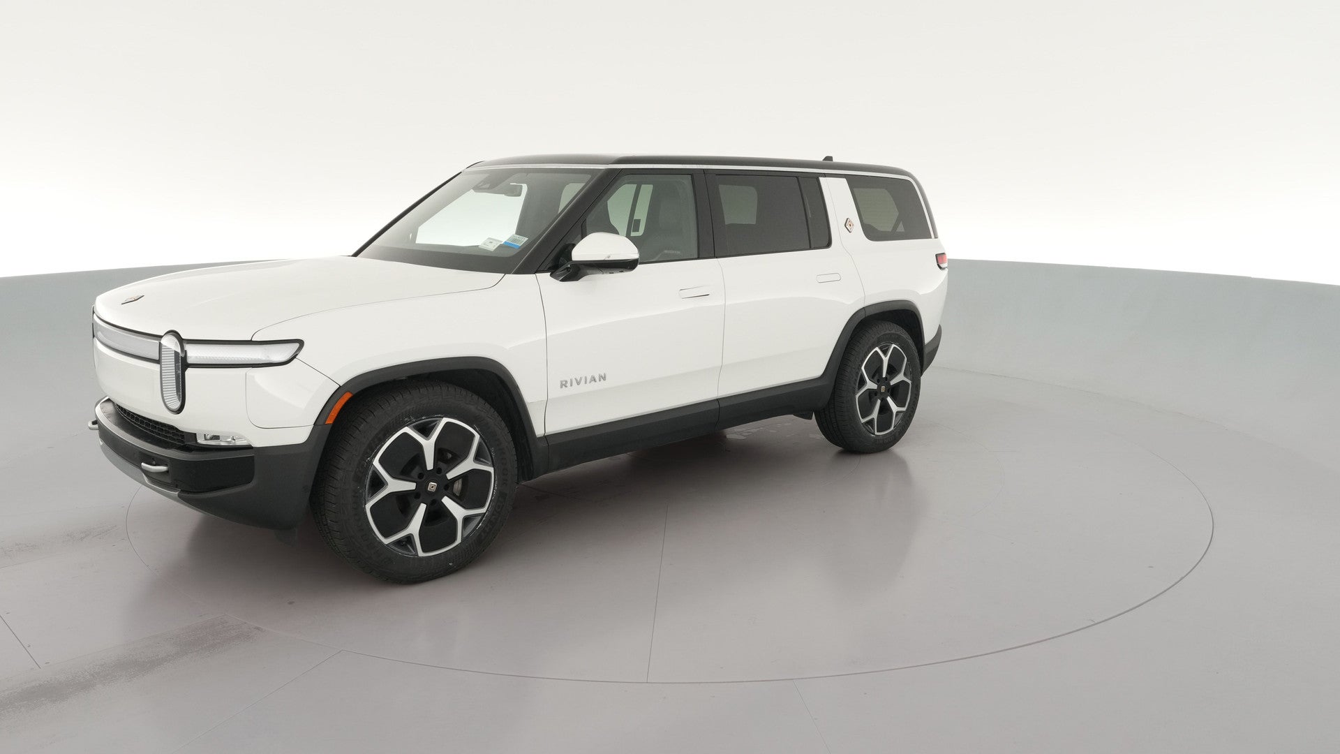2024 Rivian R1S vehicle photo