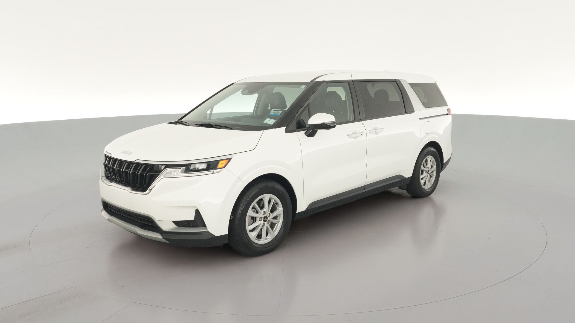 2024 Kia Carnival vehicle photo