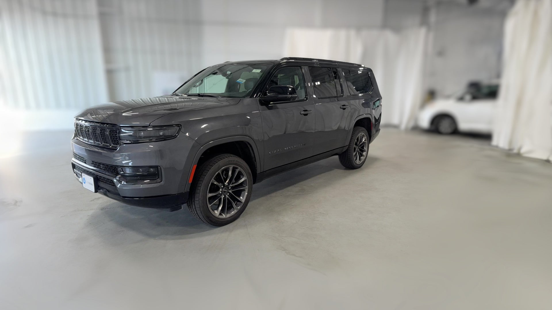 2024 Jeep Grand Wagoneer L vehicle photo