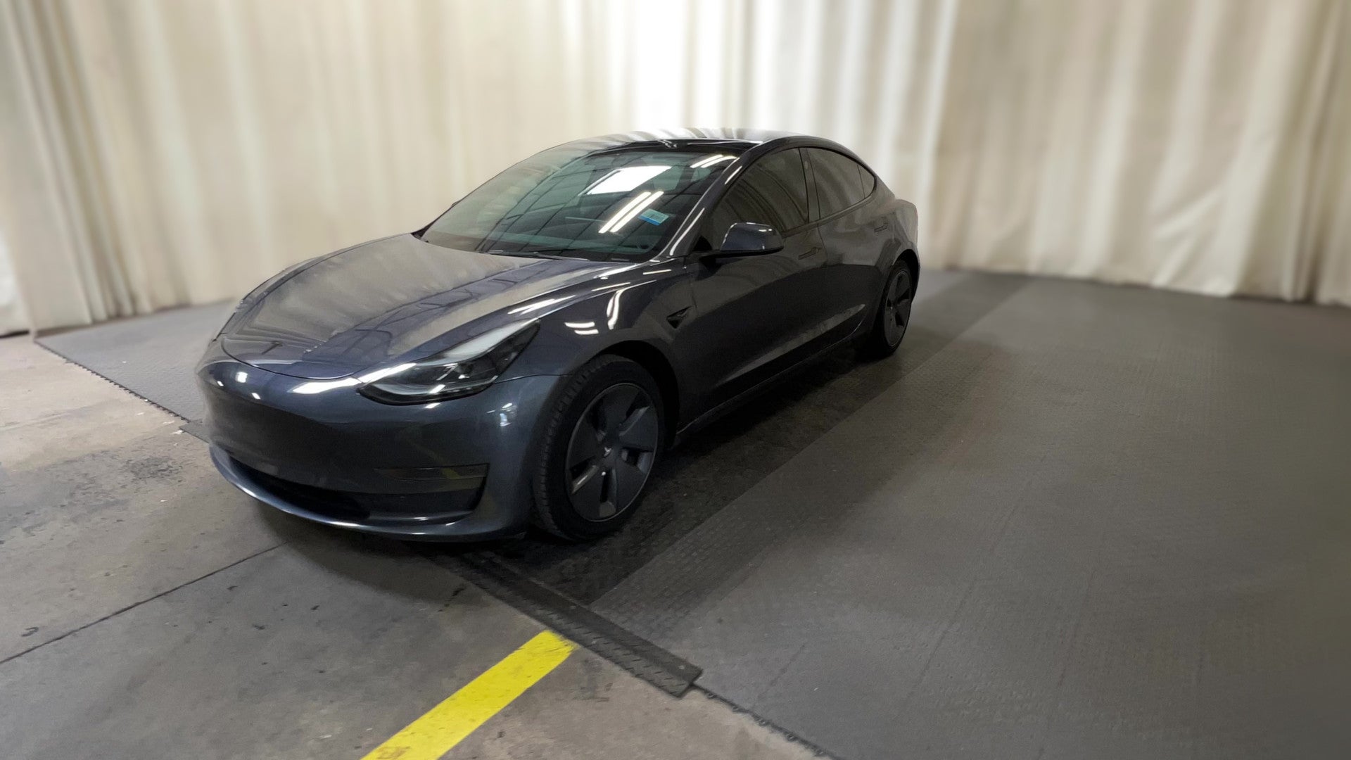 2023 Tesla Model 3 vehicle photo