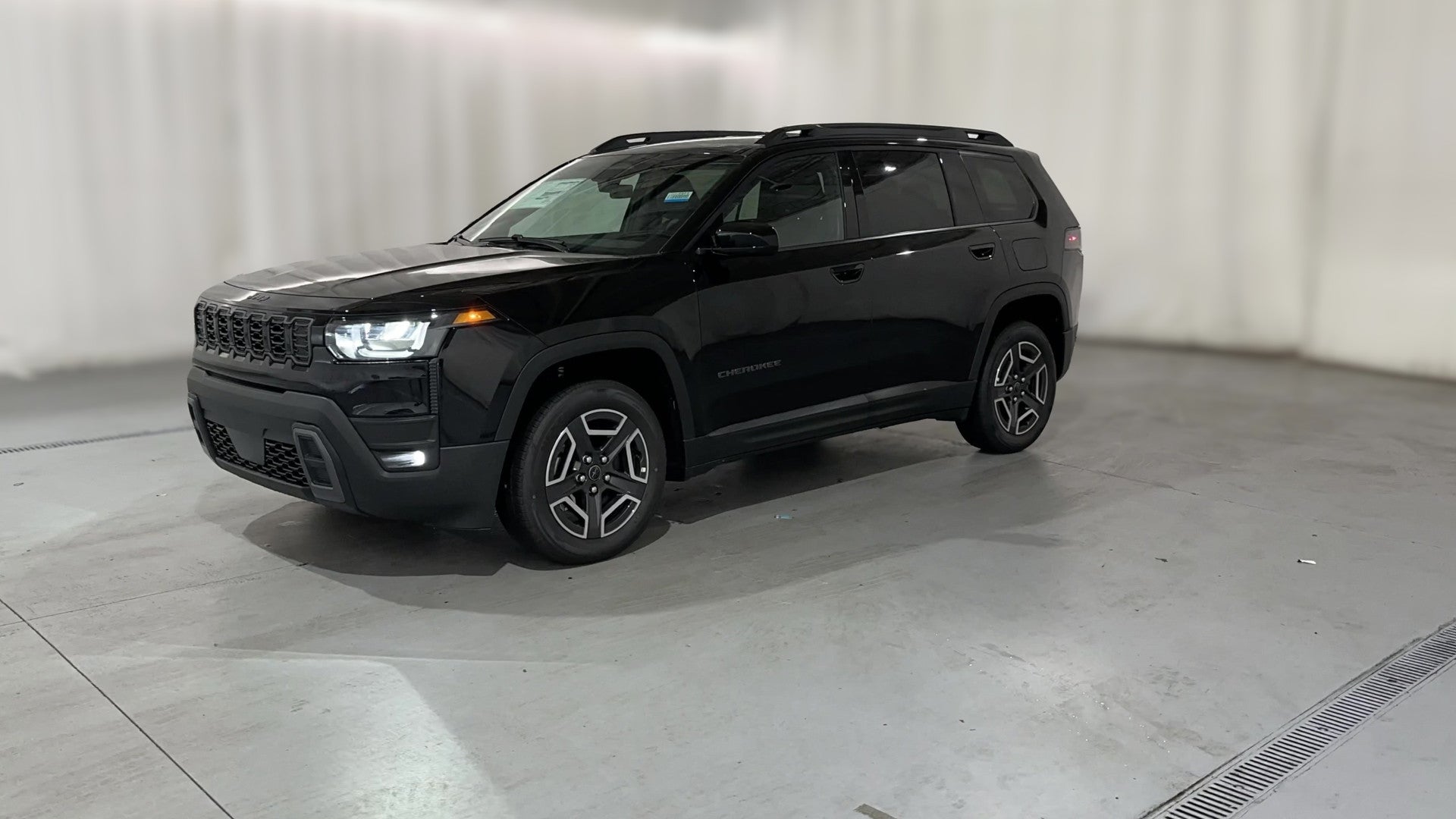 2026 Jeep Cherokee vehicle photo