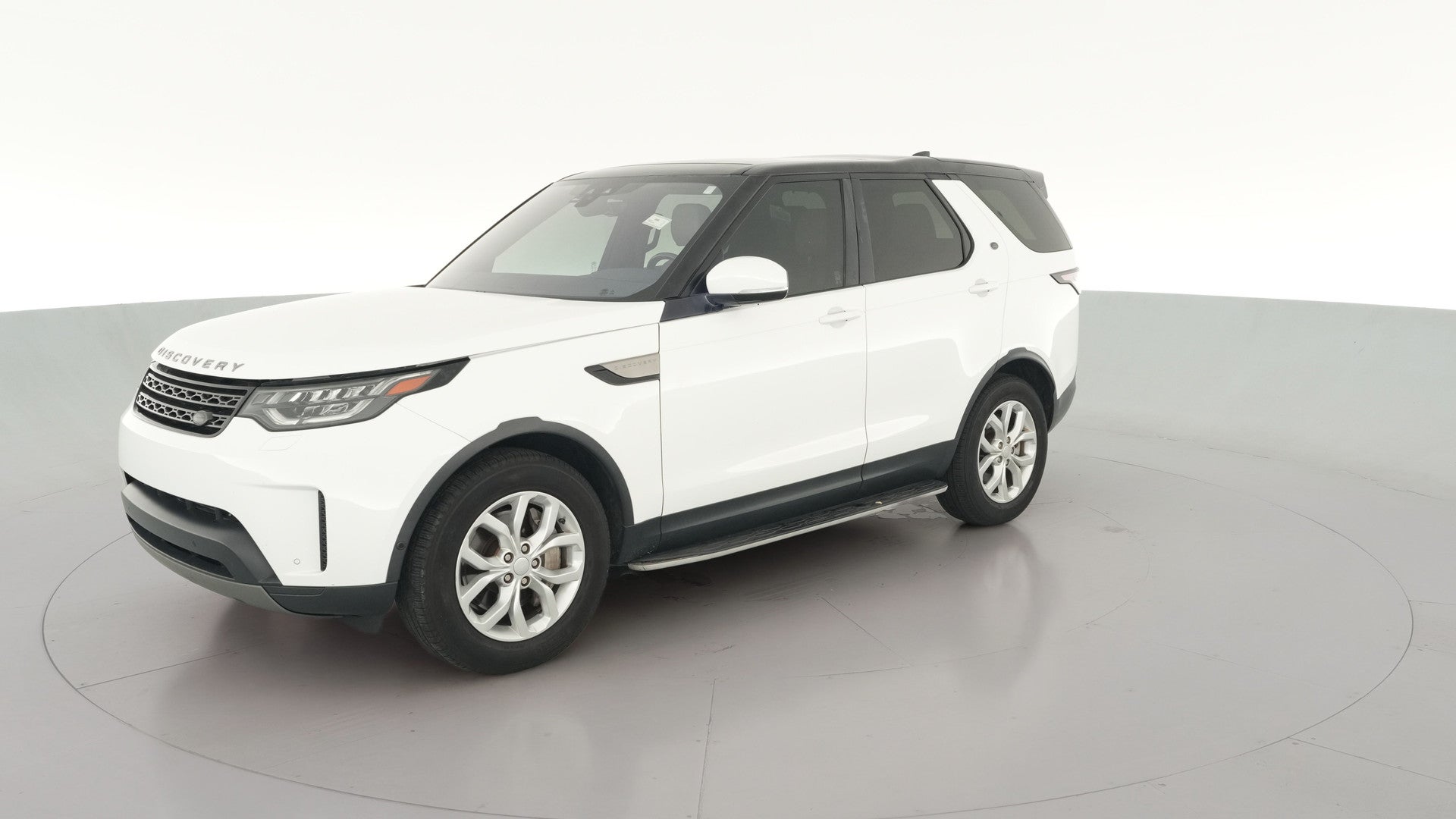 2019 Land Rover Discovery vehicle photo