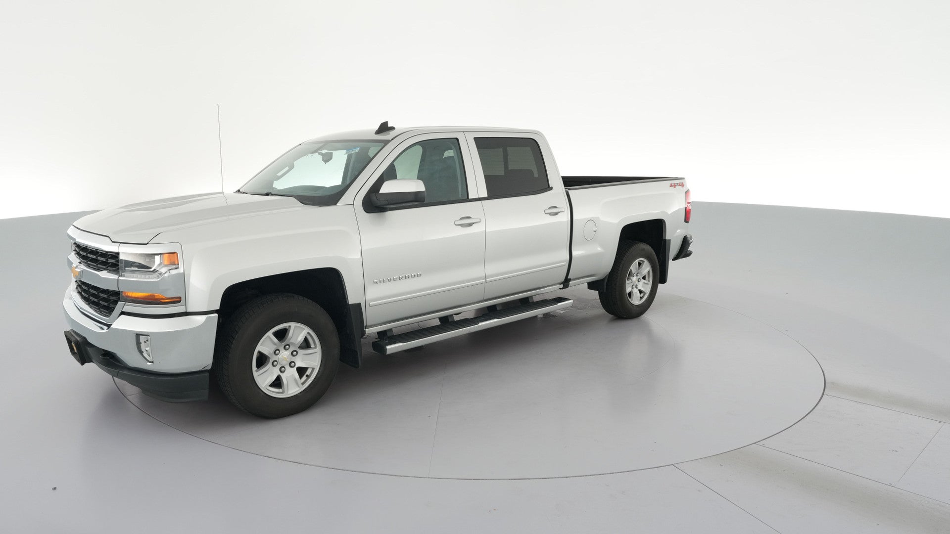2018 Chevrolet Silverado 1500 Crew Cab vehicle photo