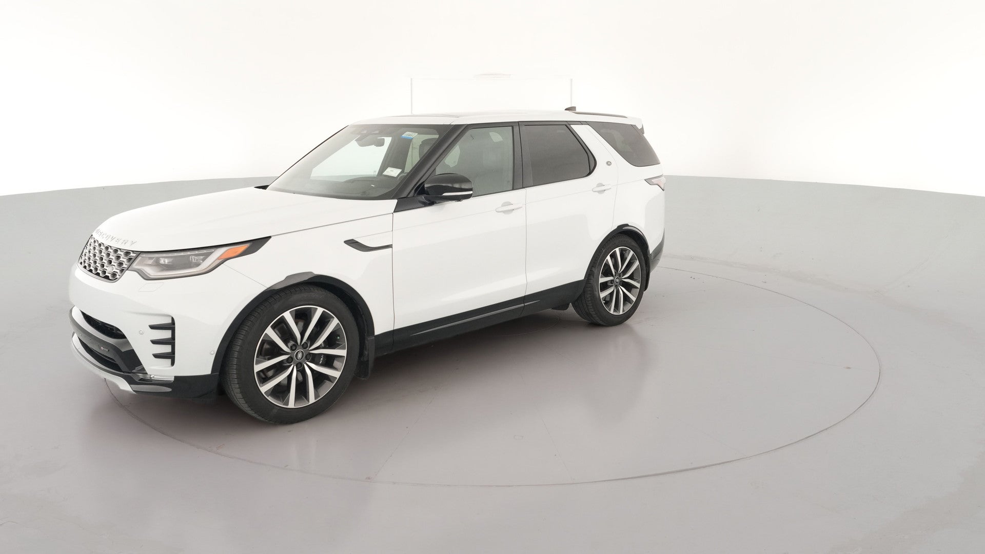 2023 Land Rover Discovery vehicle photo