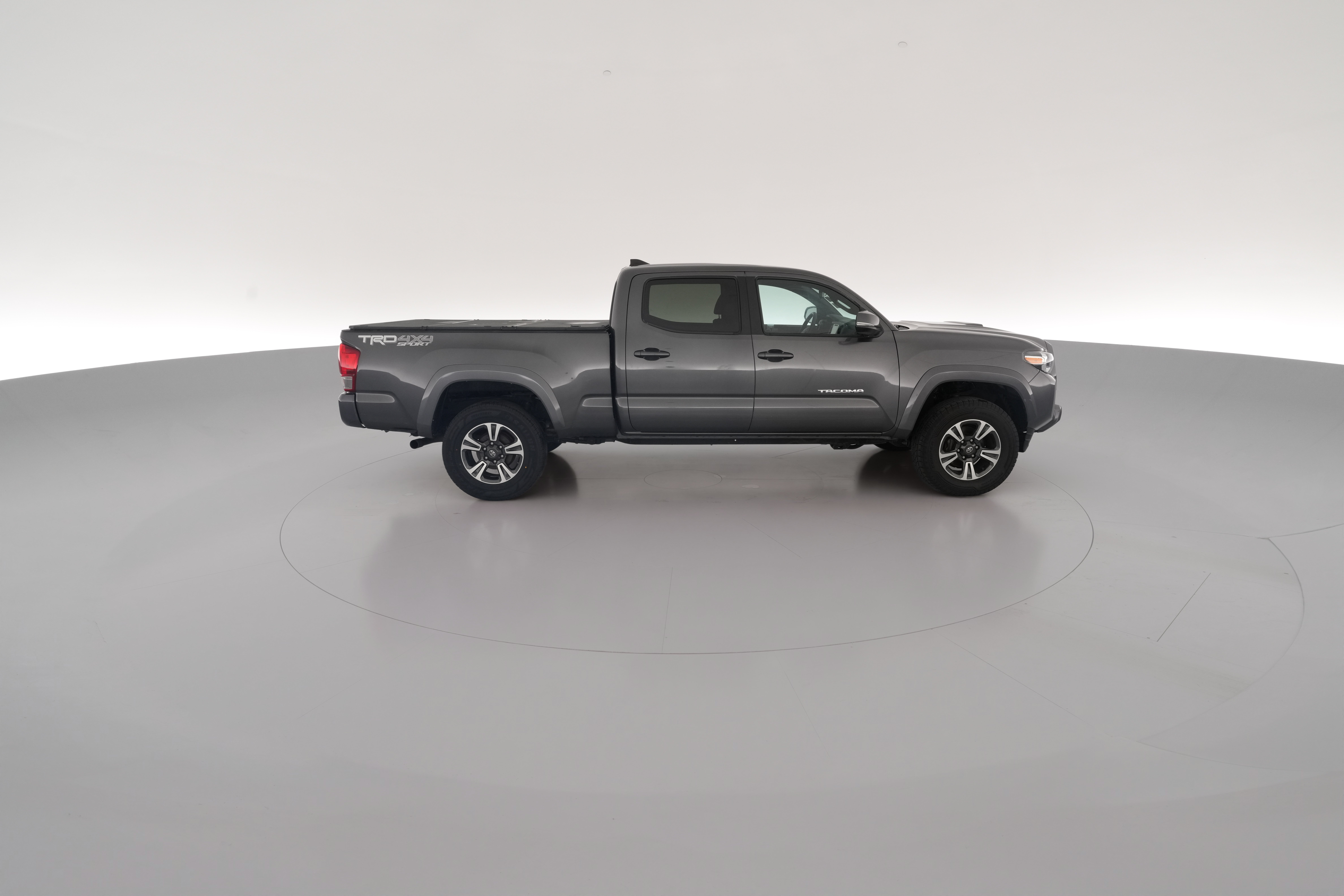 2017 Toyota Tacoma TRD Sport - Photo 32